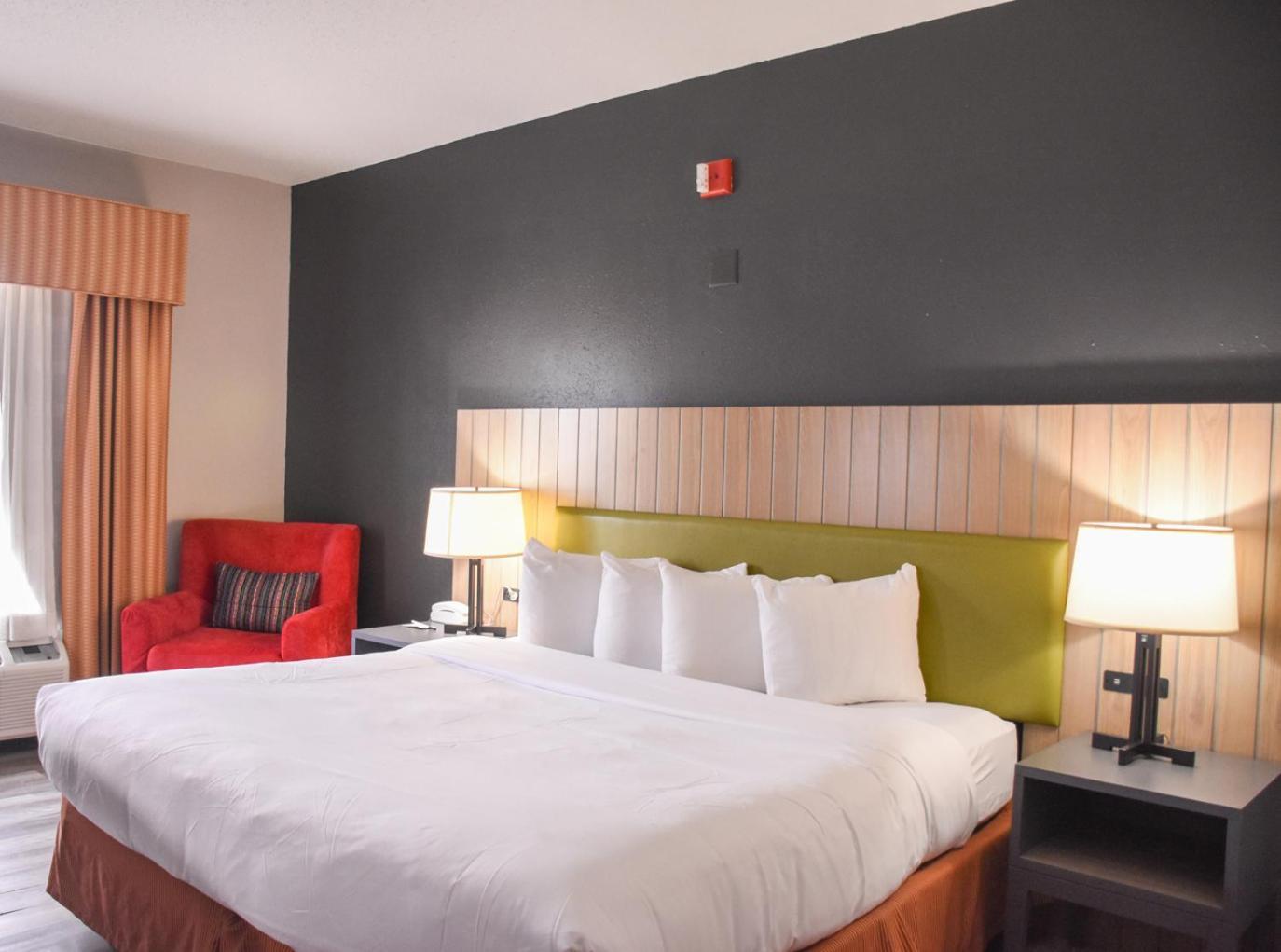 Country Inn & Suites By Radisson Bloomington-Normal West, Il ภายนอก รูปภาพ