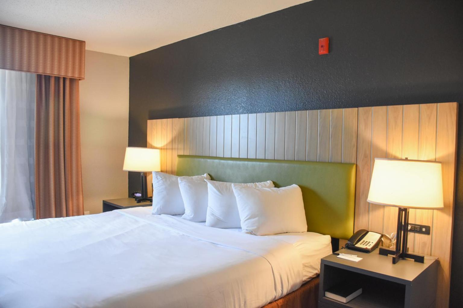 Country Inn & Suites By Radisson Bloomington-Normal West, Il ภายนอก รูปภาพ